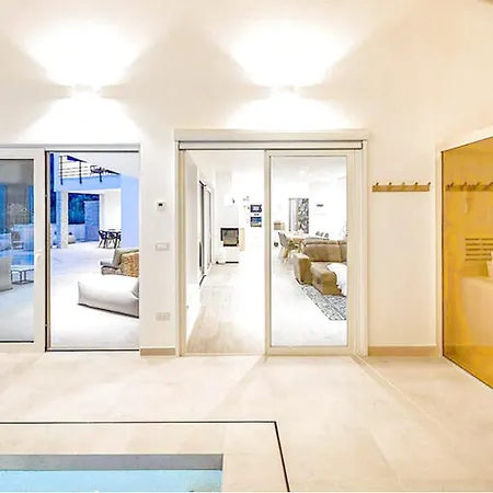 Luxurious Holiday Homebregi Holiday home *