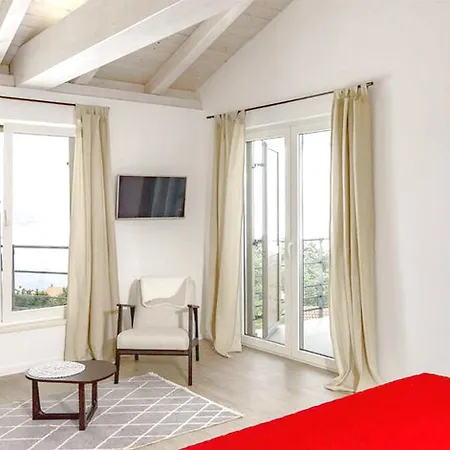 Holiday home Luxurious Holiday Homebregi Donji Rukavac